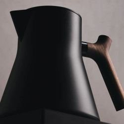 Fellow Corvo EKG PRO Matte Black with Walnut Handle | eléctrico negro