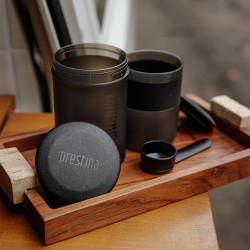 Wacaco Prestina (coal black) : una cafetera portátil